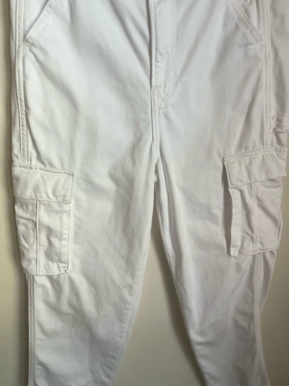 American Eagle Cargo Mom Denim (4) - Picture 5 of 9